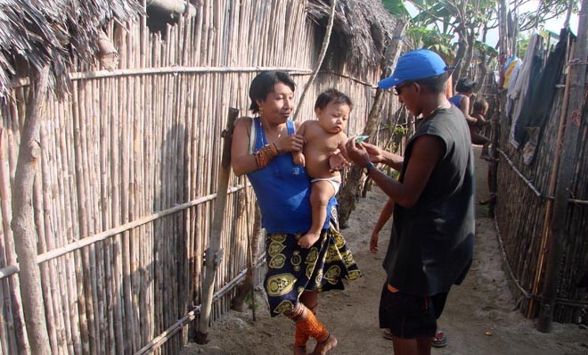 Proud Kuna Indians of the San Blas Islands -now the smallest race on earth © BW Studios